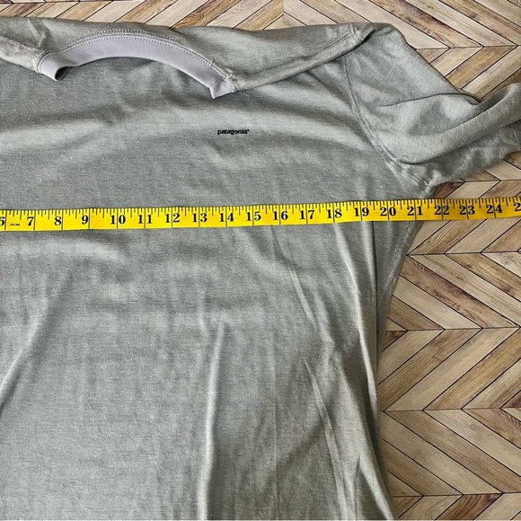 PATAGONIA Gray Capilene Crew Neck TShirt Sz XL Active Outdoor Casual Breathable - Picture 5 of 9